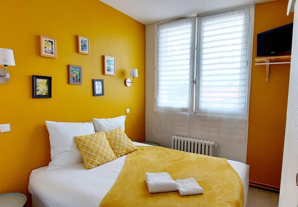 רויאן Hotel La Croisette & Restaurant Bistrot Gantier En Centre Ville מראה חיצוני תמונה